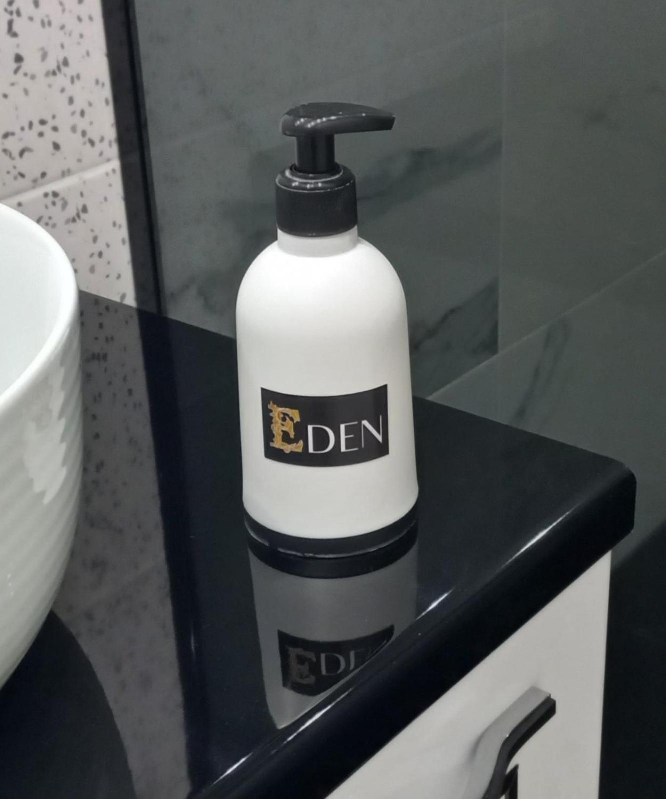 Pansion Eden Hotel Ni Szoba fotó